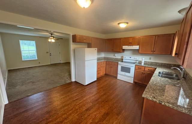 FOR LEASE- 2 BEDROOM DUPLEX MINUTES FROM 840! Gallery 3