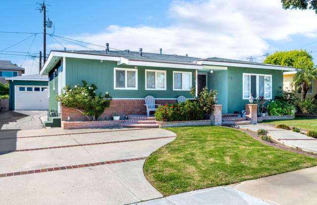 Lakewood Estates 3 Bedroom, 2 Bath Home with 2 Car Garage photos photos