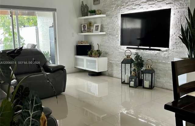 1155 NW 123rd Ct photos photos