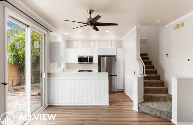Gorgeous 2 bed/2.5 bath! Located in the highly desired city of Rancho Santa Margarita! Gallery 4