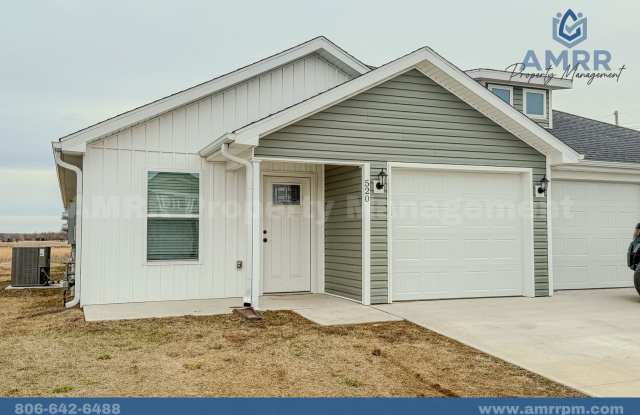 New Beginnings Start With AMRR: Cozy 3 Bedroom Available in May! photos photos