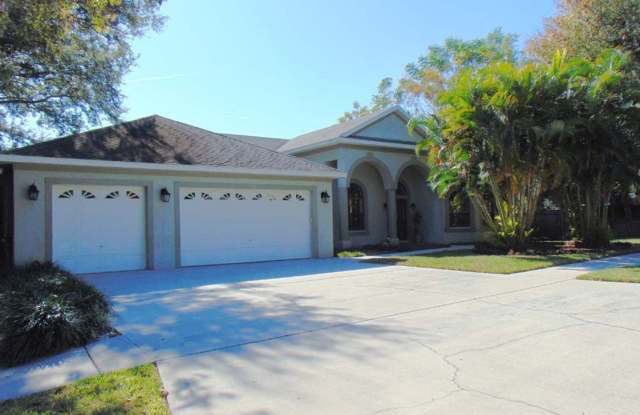 114 Irwin St E - 114 Irwin Street East, Safety Harbor, FL 34695