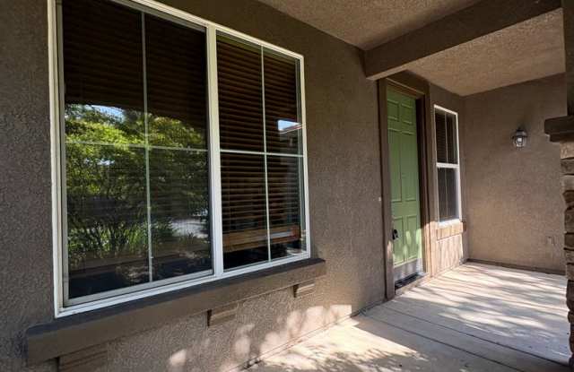 Beautiful Home in Desirable Lincoln Crossing! Gallery 4