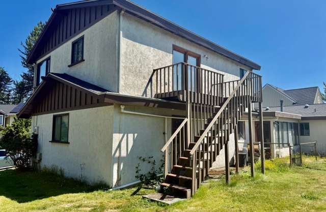 Charming 1 bed, 1 bath Top Floor Duplex Lynnwood/ $1695mo. photos photos