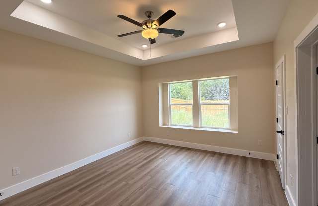2619 Creekview Drive Gallery 2