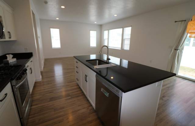 348 E Willowstone Ln Gallery 4