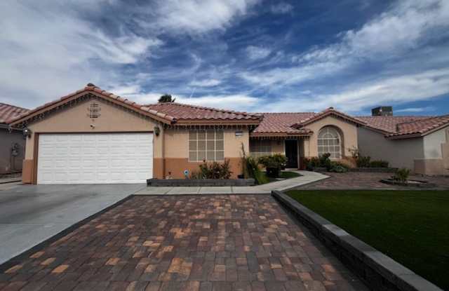 Stylish  Solar-Powered 5-Bed Gem with Vaulted Ceilings, Upgrades  Private Yard Retreat! photos photos