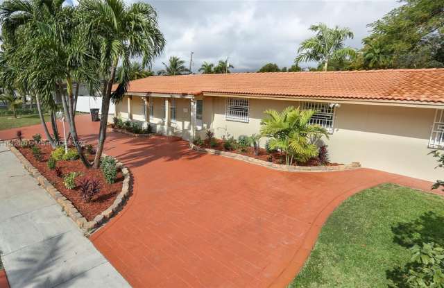 8861 SW 88th St photos photos