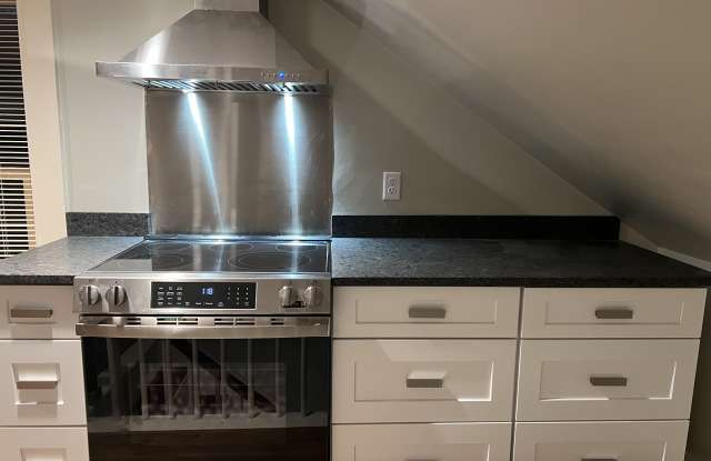 955 Woodbury Avenue photos photos