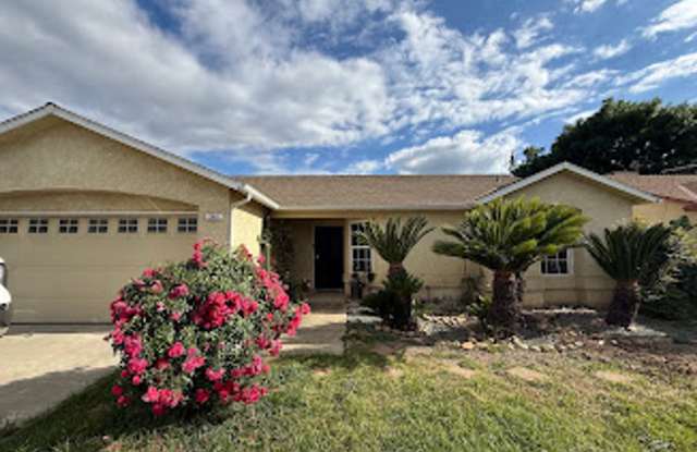 Cozy 3 bedroom home for rent with Solar panels! photos photos