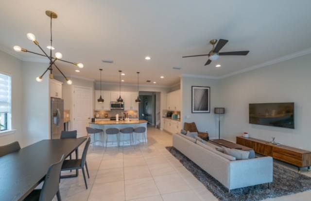 ** MIROMAR LAKES PORTO ROMANO 3 BEDROOMS PLUS A DEN WITH QUEEN SIZED BED\4 BATH POOL RENTAL HOME** ACCEPTS A DOG *** - 10279 Porto Romano Drive, Lee County, FL 33913