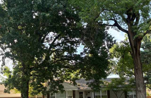 Beautiful 4 bedroom 3 bathroom home in Historic University Heights Subdivision photos photos