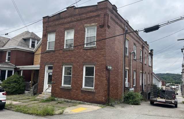 211 South 2nd Street - D - 211 South 2nd Street, Jeannette, PA 15644