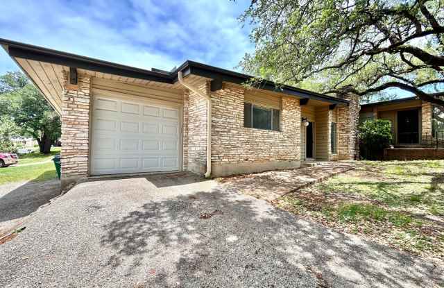 Bright and Spacious Single-Level Living in a Cozy 2/BR 2/BA Home photos photos