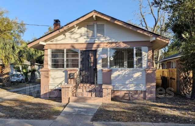343 40th St W photos photos