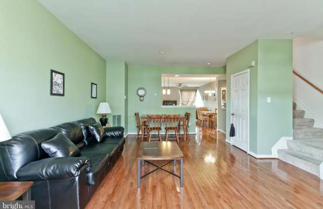 5422 UPPER MILL TERRACE S Gallery 2