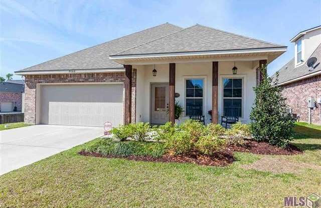 4 Bedroom New Construction Home with a Large Fenced in yard off a pound! photos photos