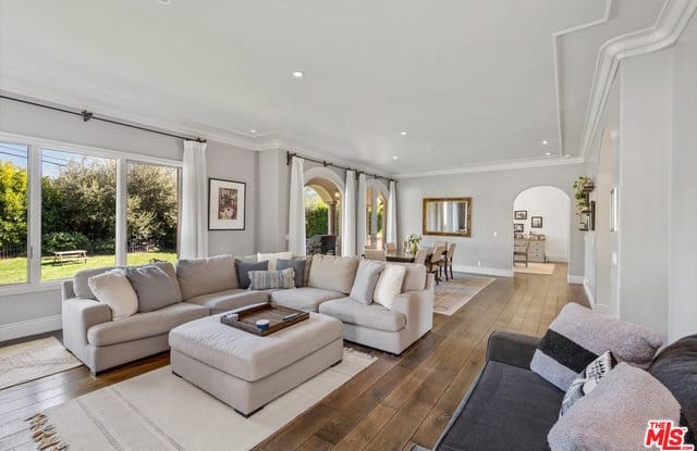6401 Zumirez Dr Gallery 2