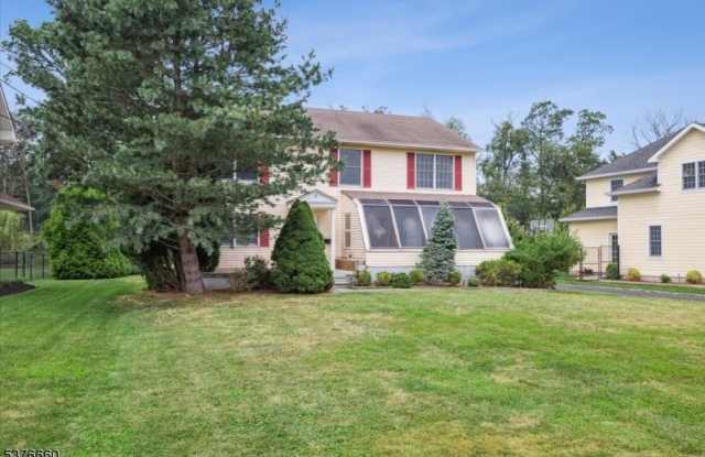 119 Braidburn Rd photos photos