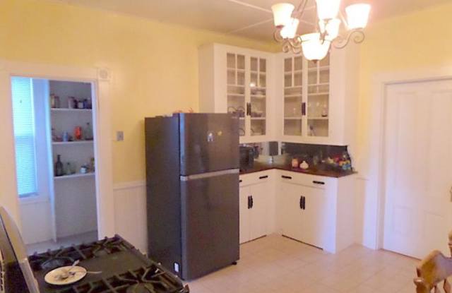 12 Thorpe St. - 12 Thorpe Street, Somerville, MA 02143