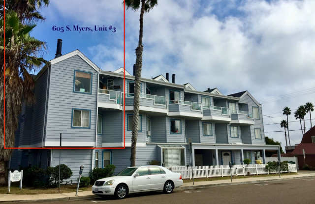 Cute 2 Bedroom Condo Steps Away from Endless Oceanside Beaches photos photos