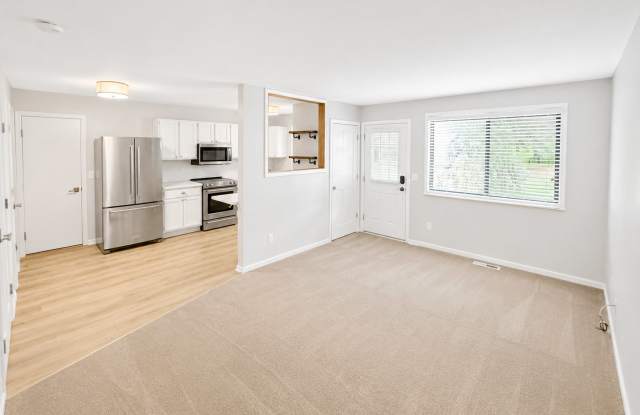 Stylish/Update Townhome | 2 Bed | 1.5 Bath | 13459 Zenith Lane, Eden Prairie photos photos