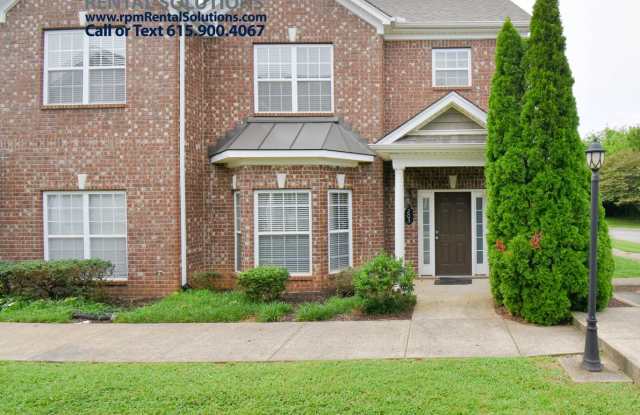 Great 3bd 2.5ba townhome in Murfreesboro! 2 car carport! washer/dryer included! photos photos