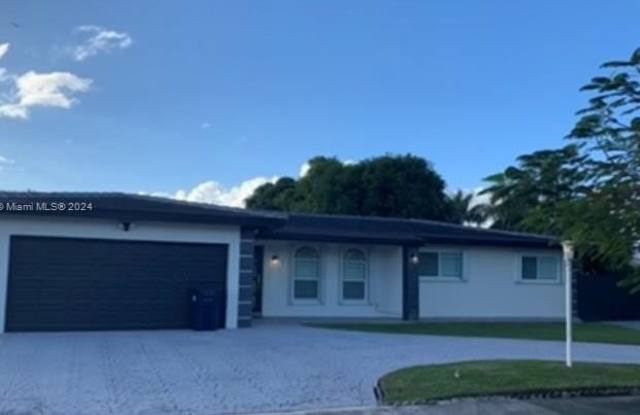 19940 SW 83rd Ave - 19940 Southwest 83rd Avenue, Cutler Bay, FL 33189