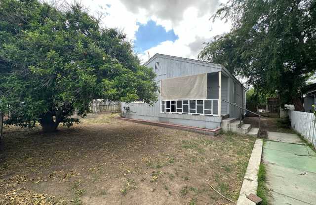 521 Rose Avenue -- West Valley Real Estate - 521 Rose Avenue, South Taft, CA 93268