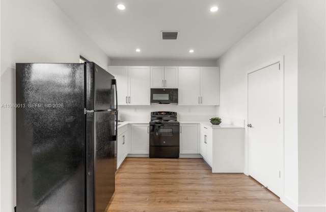 400 SW 1st Street 1, Florida City, FL 33034 photos photos