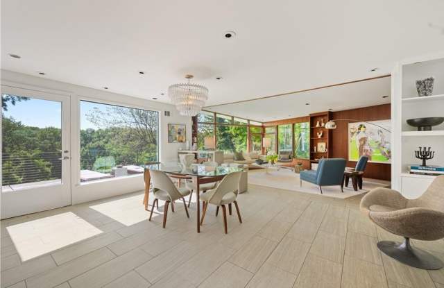 21 Pond Hill Road Gallery 3