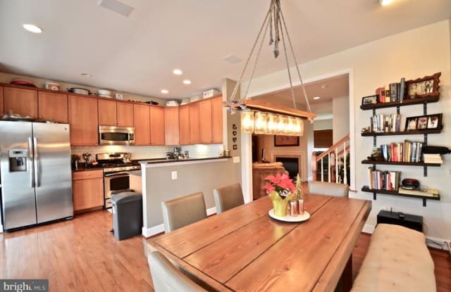 3292 ROBERT CLIFTON WEAVER WAY NE - 3292 Robert Clifton Weaver Way Northeast, Washington, DC 20018