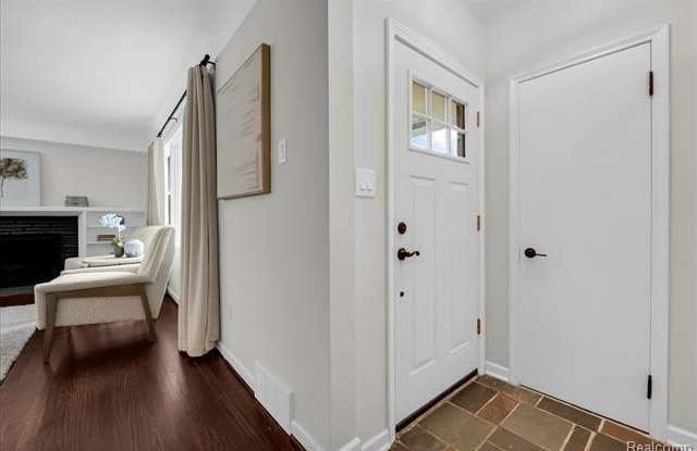 4419 Beverly Court Gallery 3