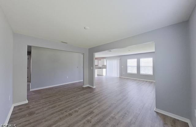 1010 Kaye Street E Gallery 3