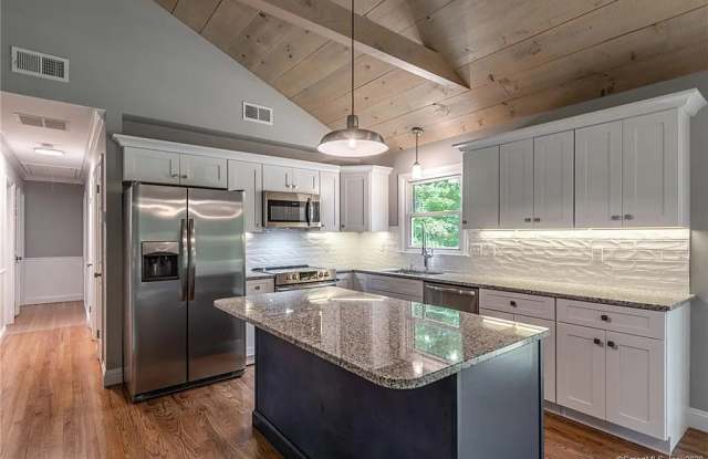 14 Deerfield Drive Gallery 3