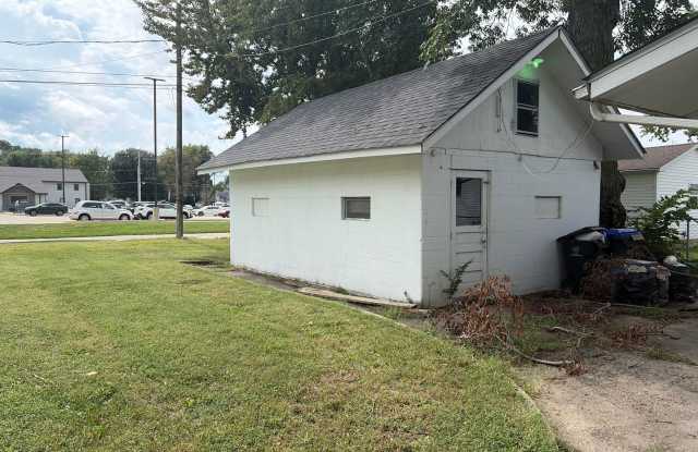 3-bedroom home on West Walnut for lease! Gallery 3