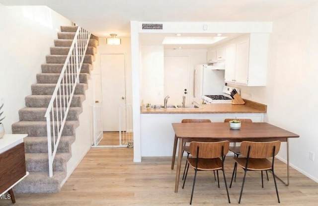 5249 Colodny Drive Gallery 3