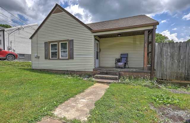 Charming 2BR House in Kingsport photos photos