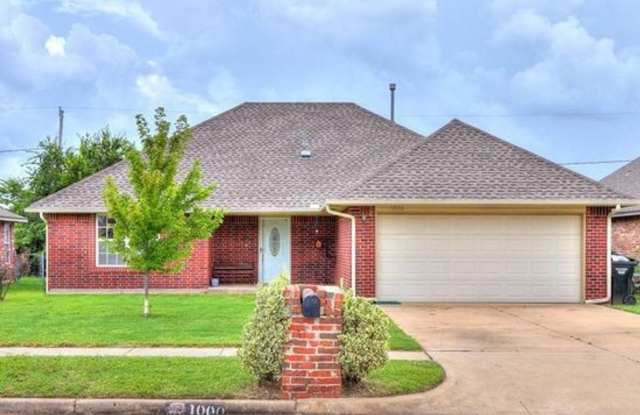1000 N Windermere - 1000 North Windemere Drive, Moore, OK 73160