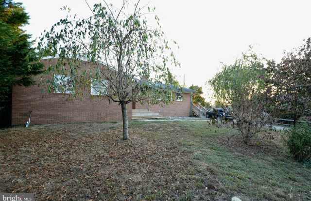 111 BALMORAL DRIVE E Gallery 3
