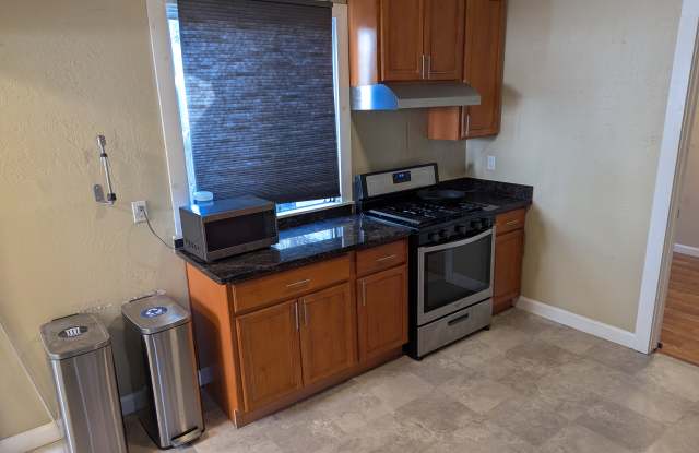 516 Lewis St photos photos