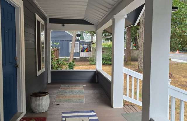 4 Bedroom in Convenient Lakewood Location! Gallery 4