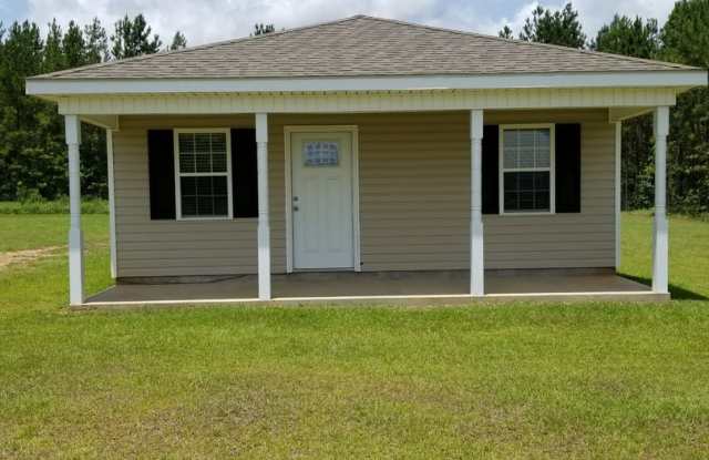 Country Rental on 1.59 Acres – Privacy  Space in Lucedale photos photos