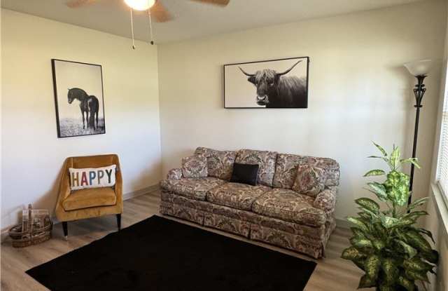 2109 W. AVE. B Gallery 2