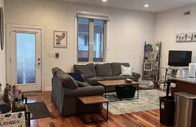 1827 Vineyard Street - 1 photos photos