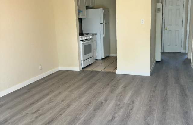 9427 S. BROADWAY - 10 photos photos