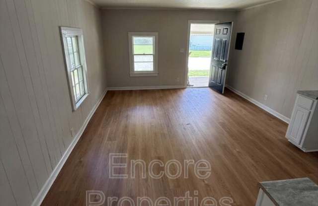 1408 Roanoke Street Gallery 3