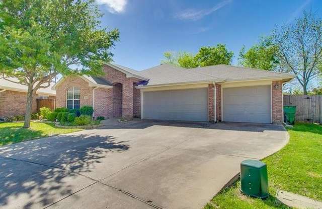 201 Hackberry Drive Gallery 2