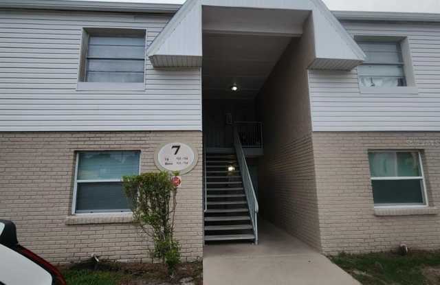 7210 N MANHATTAN AVENUE photos photos
