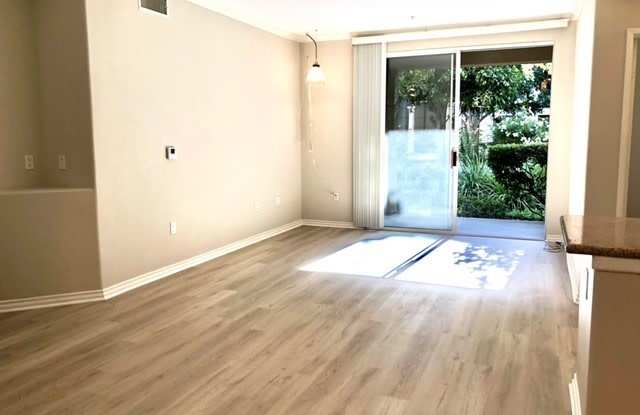 2164 WATERMARKE Place Gallery 3